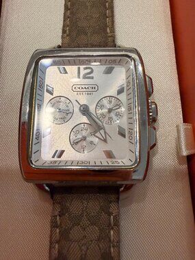COACH Women’s Classic Square Dial Watch/Leather Strap w/Original Box & Booklet